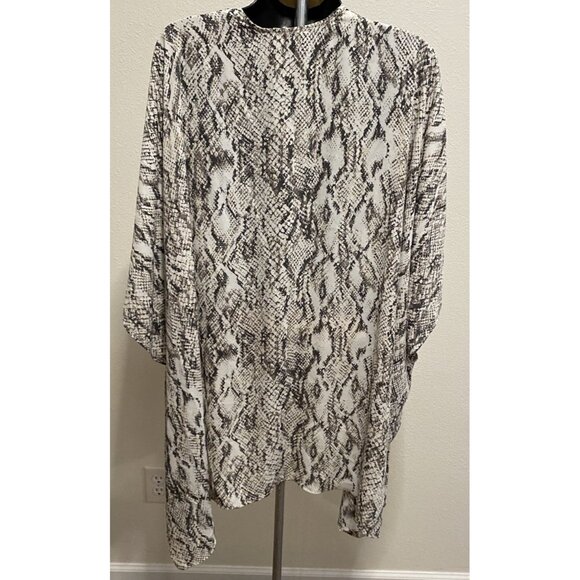 Maurices Womens One Size Snake Print Blouse Cover - Picture 8 of 10